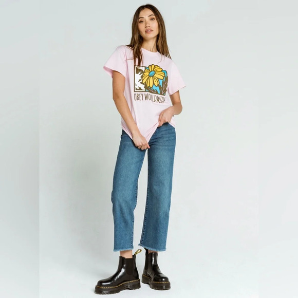 OBEY Sunflower Face Womens Tee Size MEDIUM 90s Y2K Vintage Inspired - Picture 3 of 5